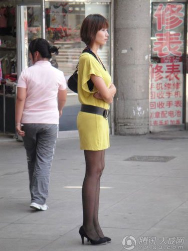 网友大秀成都<em>黑丝美女</em>风情 春熙路呼声高(图)_