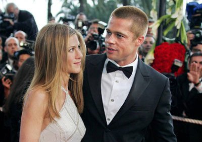 皮特被曝曾4度密会安妮斯顿 在保镖面前热吻_