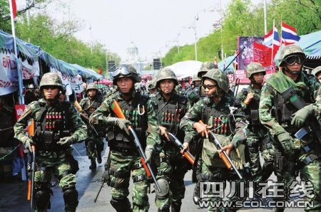 泰军队红衫军交火_新闻滚动