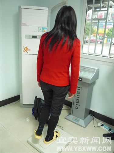 追求健康生活宜宾市民踊跃体验国民体质监测_