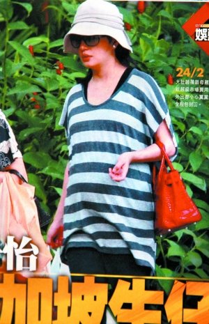 赵薇产女经纪人松口提家人 侧面承认已成家_