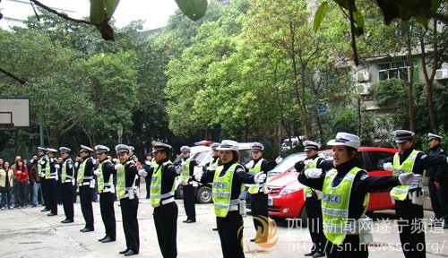 遂宁交警二大队开展警营开放日活动