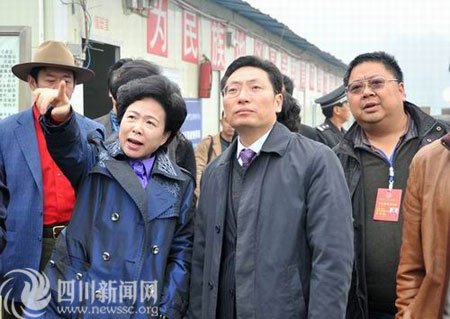 黄彦蓉副省长一行到阿坝师专重建现场指导工作