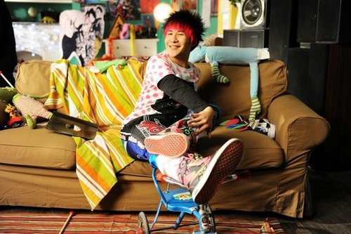 大张伟新歌MV首播 催生2011乐坛第一神曲_