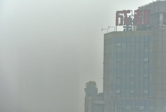 成都遭遇雾霾污染 市民举报一条街餐馆(图)