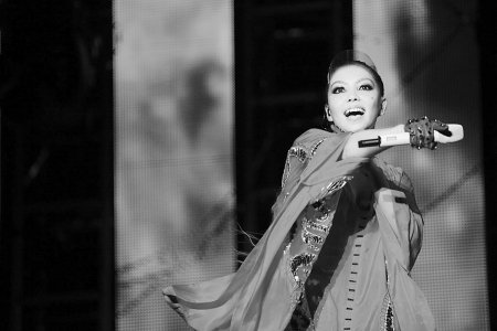 张惠妹成都绝对唱响《我最亲爱的》(图)