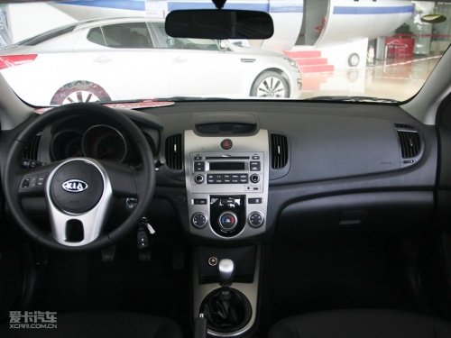 大空间\/低油耗 十万左右三厢车家用推荐