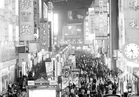 成都近6成消费外来者埋单 最爱买服装