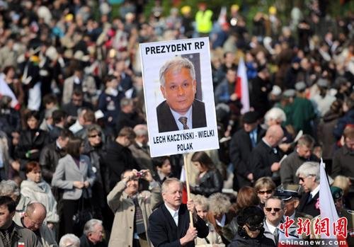 南充建全国最大丝绸服装生产基地_新闻滚动