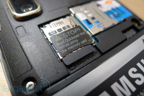 MicroSD卡不稳定 WP7手机隐患开始出现(图)