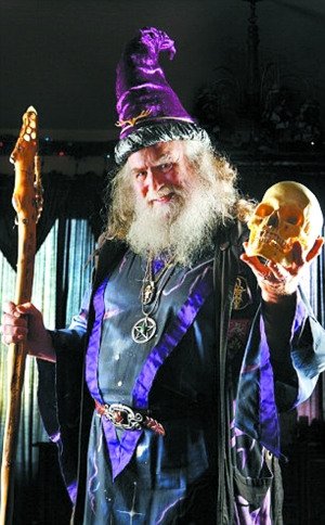 世界首所男巫学校在美国成立 获得官方认证