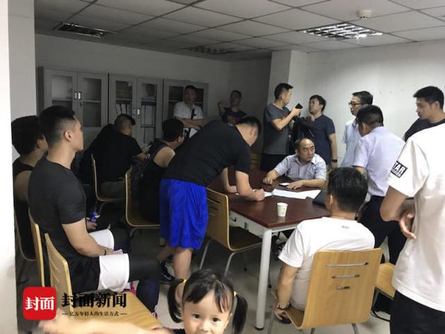 成都一小区住宅出租变民宿 租赁公司与物业发生冲突