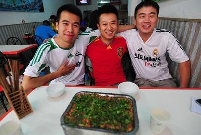 成都一餐馆取名舌尖上的屌丝 5天赚近2万