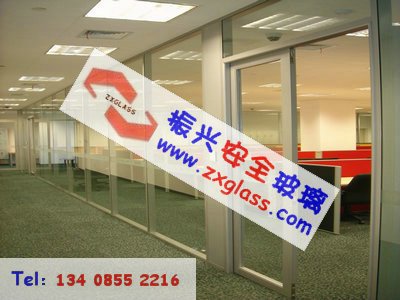 防火玻璃隔断系统造就防火玻璃门防火又防烟