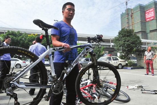 警方破获盗窃名贵山地车案 追回20万元被盗车