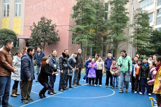 庆安小学组织家长座谈沙龙 分享亲子成长经验