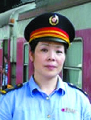 宝成线塌桥抢修方案确定 三节车厢被推入江中