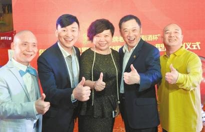 巴蜀笑星擂台赛成都启动 众笑星欢乐相逢