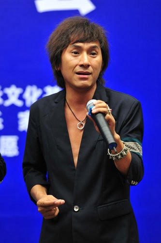 李学仕 摄