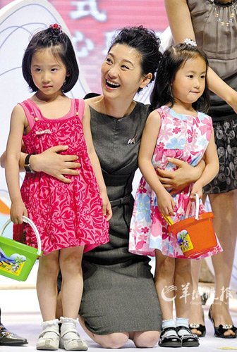  徐帆 首度公开女儿照片 恳请媒体不要探究 孩子 