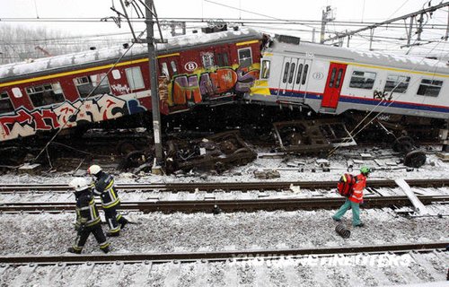 盘点近期全球发生的各类列车事故 图_新闻滚动