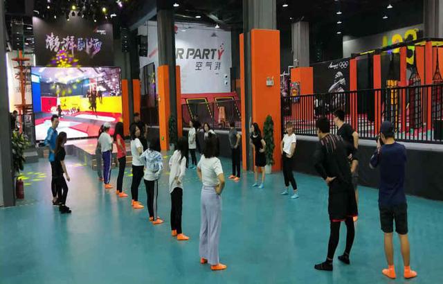 美国室内运动嘉年华空气湃入驻成都龙湖北城天