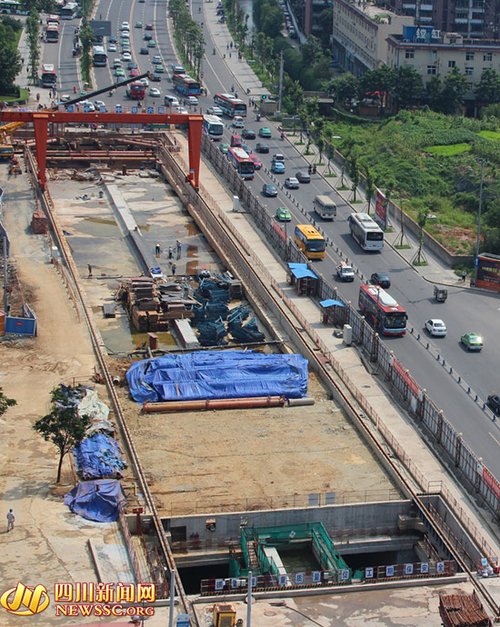 成都地铁3号线动物园站主体结构封顶