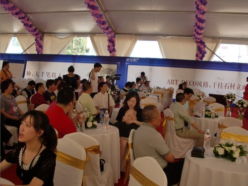 京蓉两地三盘齐放 蓝光地产高端战略全国奏凯