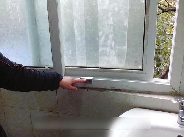 宜宾老人出院前一天医院4楼坠亡 3天前过生日