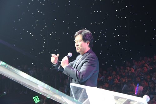 《鲁豫有约》十年答谢观众 濮存昕潘玮柏等助