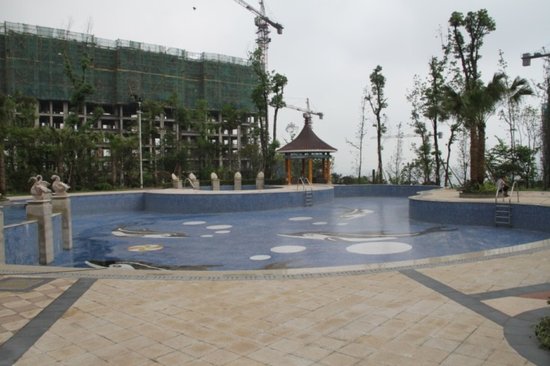 恒利.兰庭花园洋房小区游泳池已完工