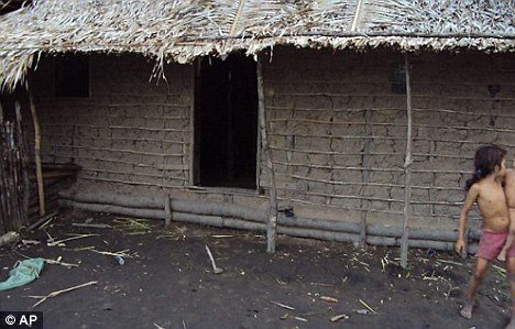 <em>父亲</em>性<em>侵犯</em>亲生<em>女儿</em>12年 共生下7个子女_社会