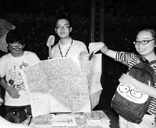 大学生手绘卡通版三维立体杭州城区地图受热捧
