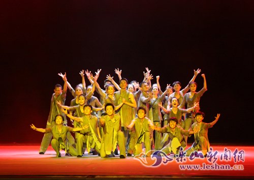 乐山舞蹈《手·重生》获全国舞蹈大赛二等奖