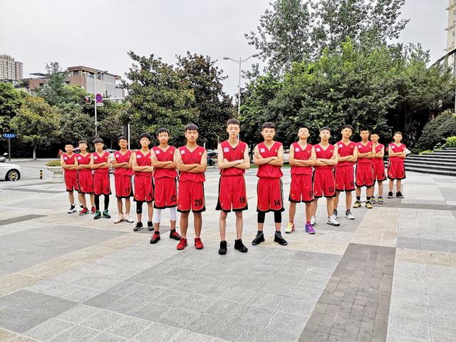 成都七中实验学校初中男子篮球队获全国U15比