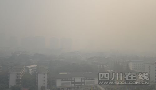 省气象台发布大雾橙色预警 成都中心城区重度污染