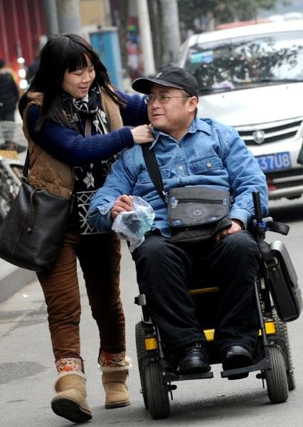 瘫痪哥哥<em>逼</em>妹妹相亲 好妹妹为照顾自己单身39