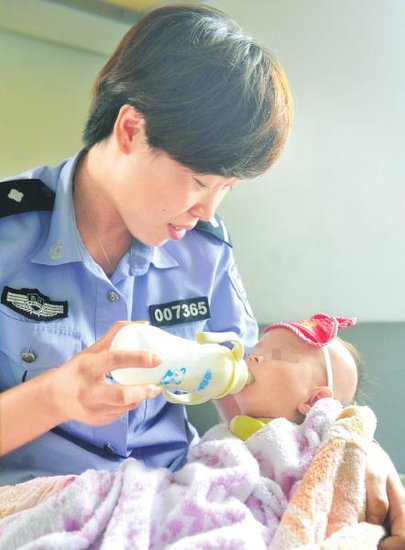 母亲 福利院门口弃 3个月大 儿子  孩子患多种疾病