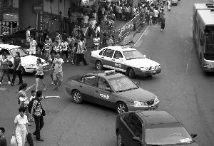 北京站、北京西站打车难 出租车百元起价