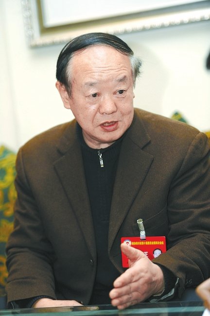 委员建议立法保障工人福利 工资协商呼声高 _