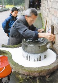 揭秘民国时期成都春节习俗:偷青、挂春联、耍