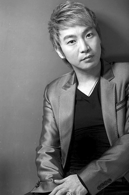 歌手陈少华吸食冰毒被拘_娱乐速递