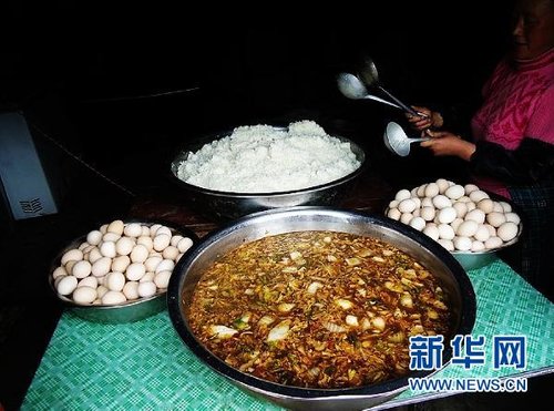 【中国网事】为了4000多个孩子的免费午餐-