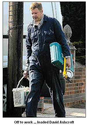 英国男子中千万英镑彩票大奖仍住旧房开破车上