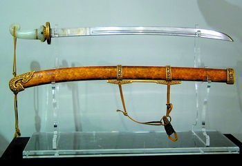 乾隆腰刀拍出4830万背后 藏家投资4年赔1571