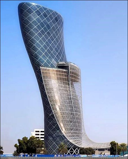 阿联酋首都门世界最斜 斜度是比萨斜塔4倍_