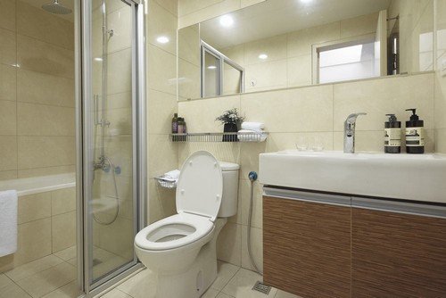 低预算广州旧房翻新｜2平米卫生间这样装，花小钱住新家