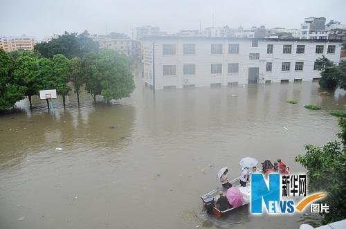 广西受灾人口超过169万人 紧急转移安置6.6万