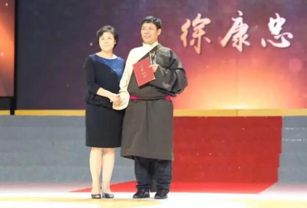 首届健康四川 大美医者评选颁奖大会落幕
