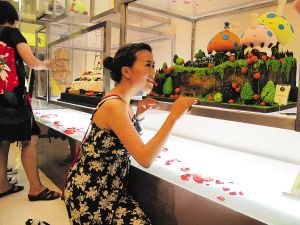 苏州蛋糕店推出LV包等个性主题蛋糕 最贵要卖